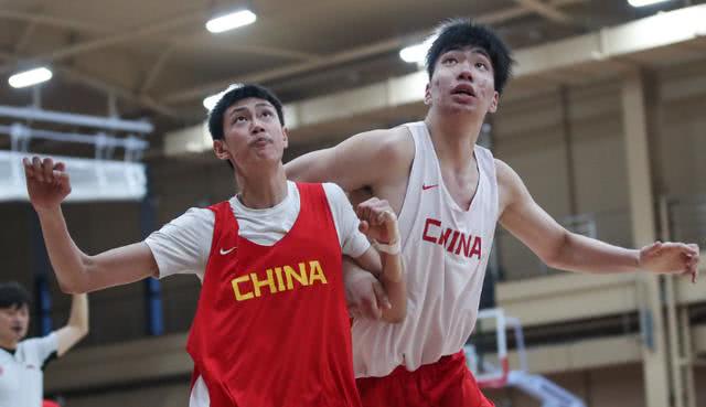2.20米新神塔统治禁区 未来能扛起中国男篮?