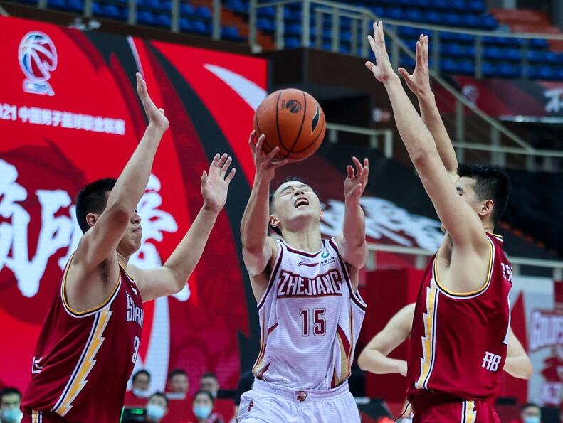 北大魔王仍未习惯CBA,该转型当纯投手?