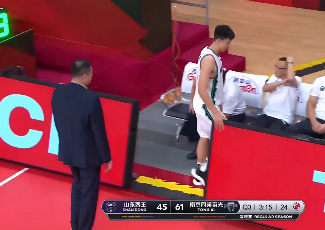 烂泥也要硬扶上墙!山东射手7中1仅得3分