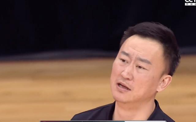 榜首后卫吴前狂轰17+4,80秒9分大战北京,不败黑马却半场落后5分 