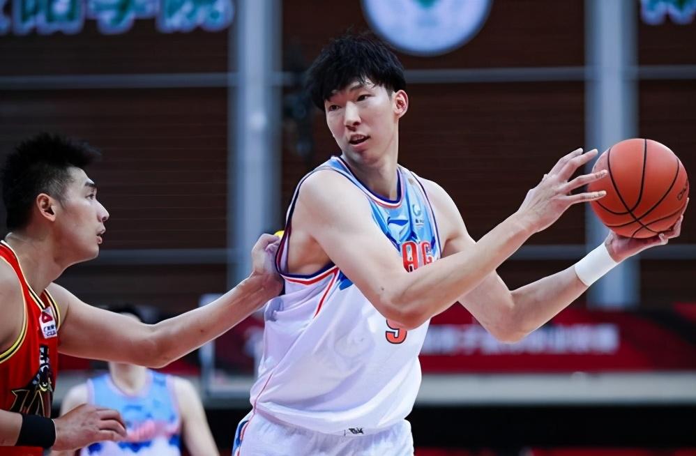 本乡球员第一阶段19次30+10,郭艾伦4次居首周琦抵达3次