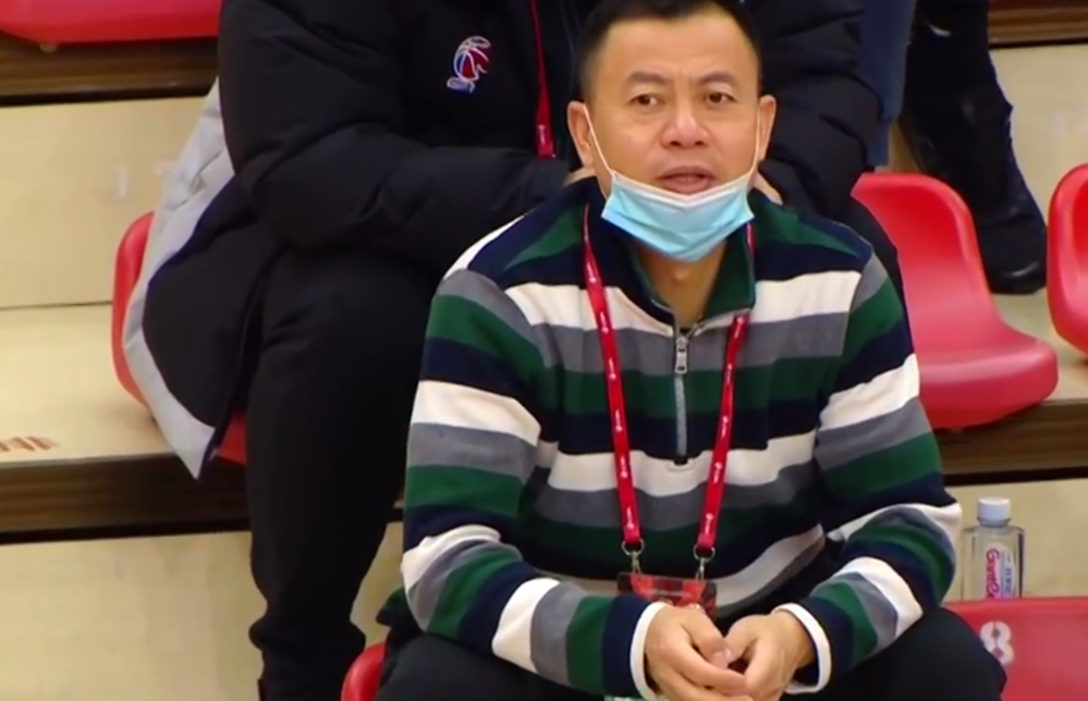 重罚28号裁判!2次冤案剥夺助理裁判违体,汪梅太让姚明绝望了