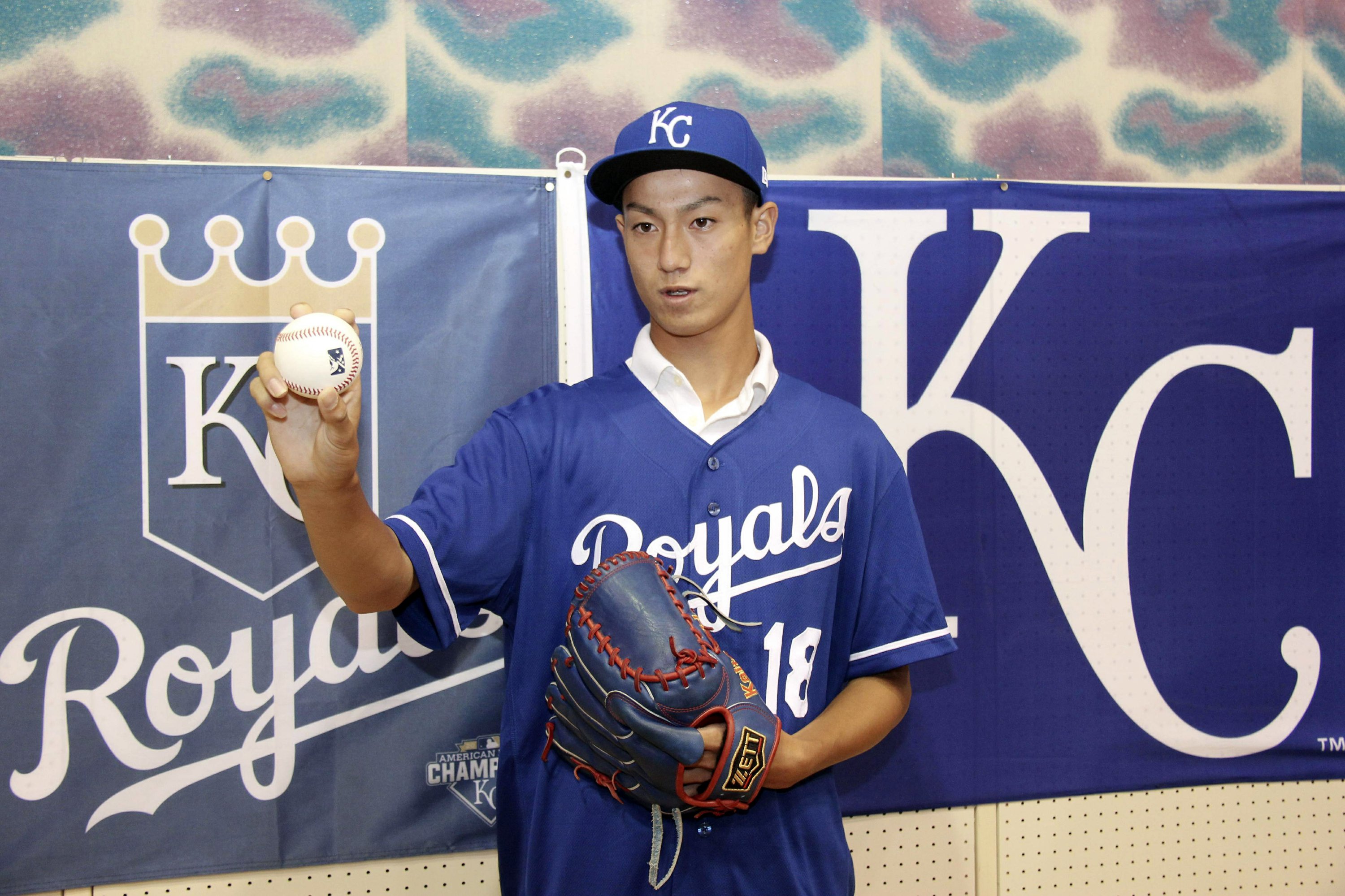 Det kongelige team underskrev en 16-årig japansk high school pitcher