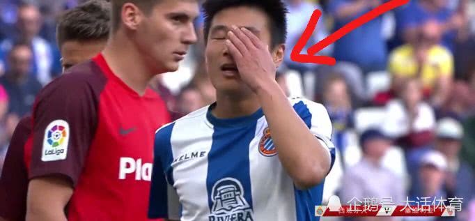 西甲联赛武磊穿裆过人射门未成功后掩面遗憾