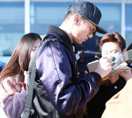 宁泽涛退役后现身这颜值这身板儿不进娱乐圈真实可惜了