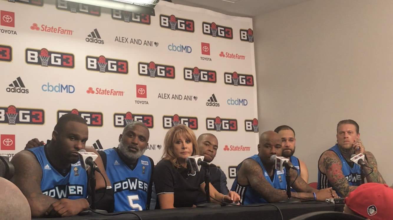 直击big3他才是现实版德鲁大叔胡子花白上场砍下28分