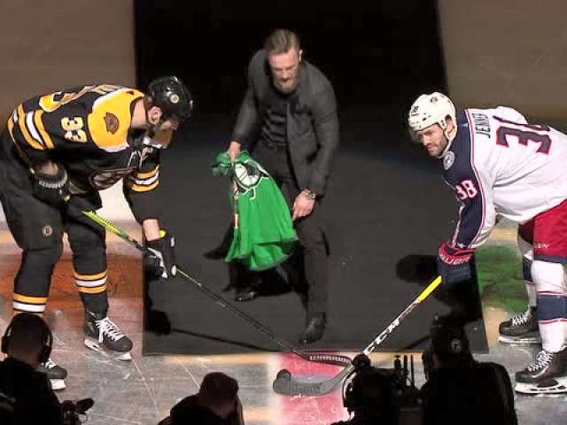 UFC嘴炮哥造访棕熊比赛 更衣室激情演说俨然