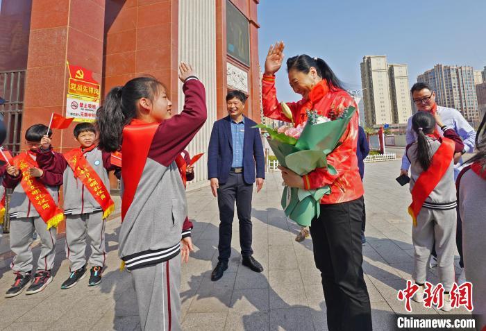 福建泉州：奥运冠军进校园