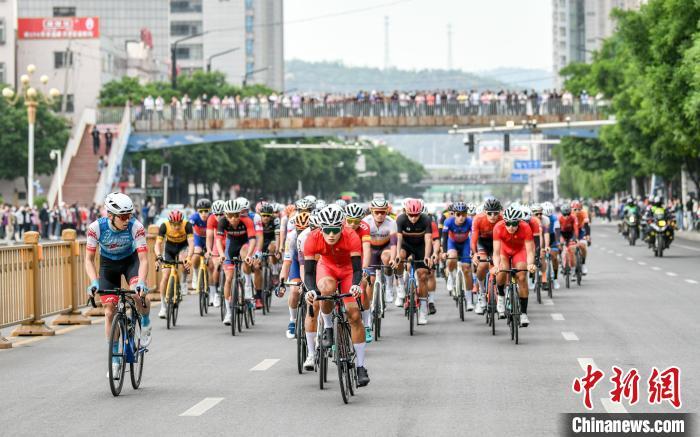 中国·榆林第二届沿黄观光路国际自行车赛收官 中国车队获团体冠军