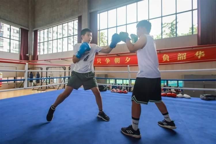 青春淬火，百炼成钢！2000余名浦东运动小将参加夏训