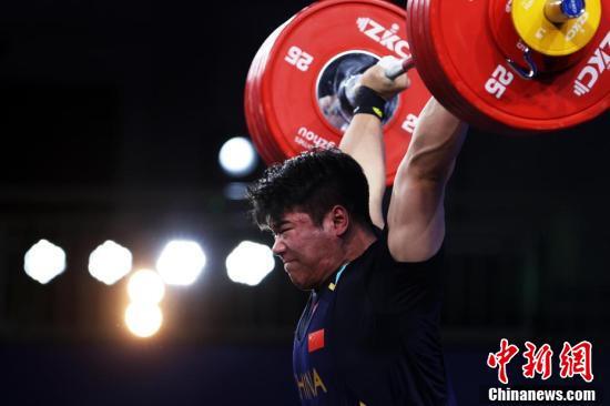 （杭州亚运会）中国选手刘焕华摘得举重男子109公斤级金牌并打破亚运会纪录