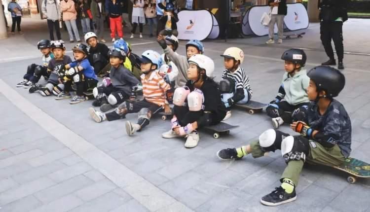 快看，这群孩子超酷！上海市少儿滑板公开赛决赛在长宁举行