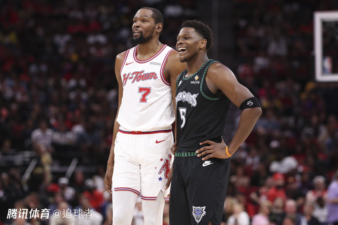 拒绝与华子互换球衣！杜兰特回应单季最老2000分：老詹没在榜上？