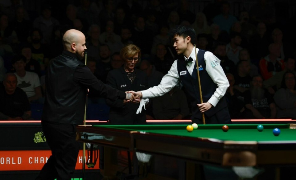 一杆轰下157万元奖金！斯诺克世锦赛资格赛：中国新星打出满分杆