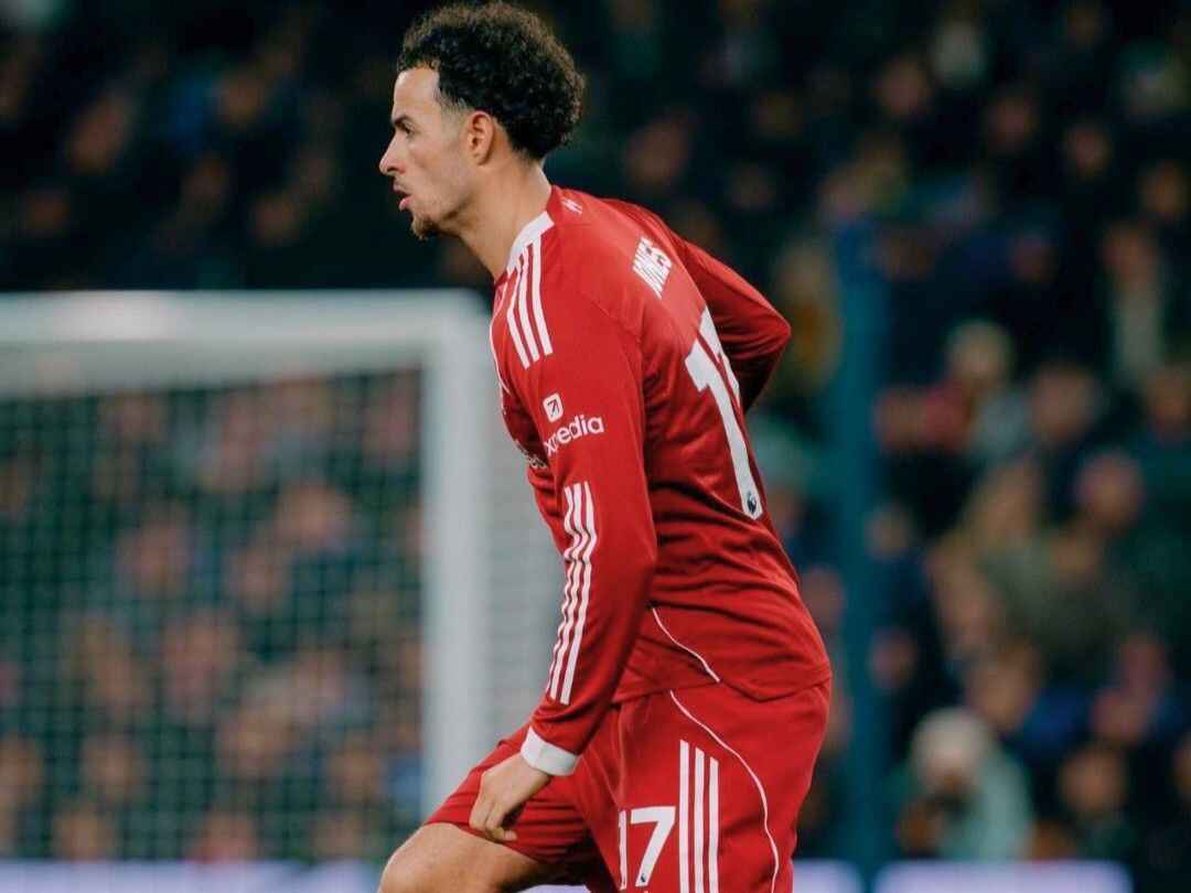 泰晤士：琼斯希望在队内担任重要角色，今夏他面临重大抉择