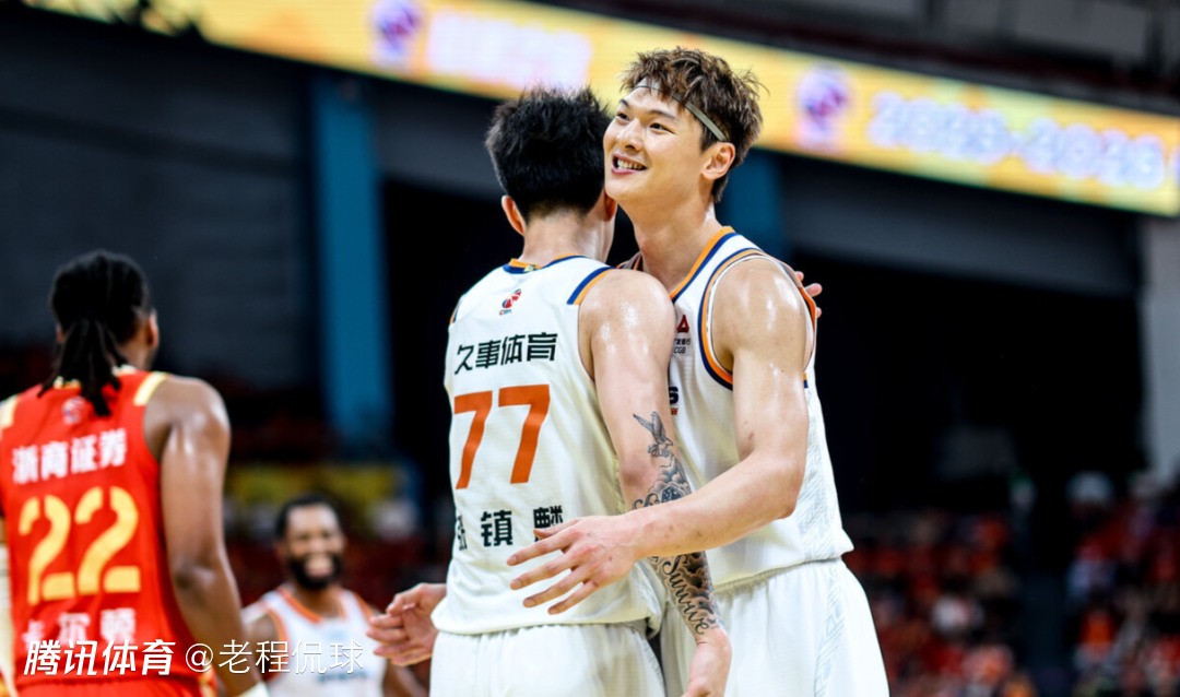 张镇麟：王哲林总决赛前腰已动不了 为冠军坚持他无愧球队精神领袖