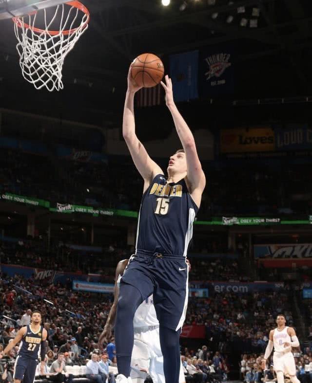 搞笑一幕约基奇大风车扣篮什么水平网友这是师从邓肯了吧