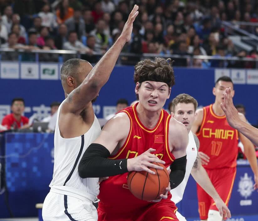 刚果男篮3分憾负美国,a组形势已明朗!