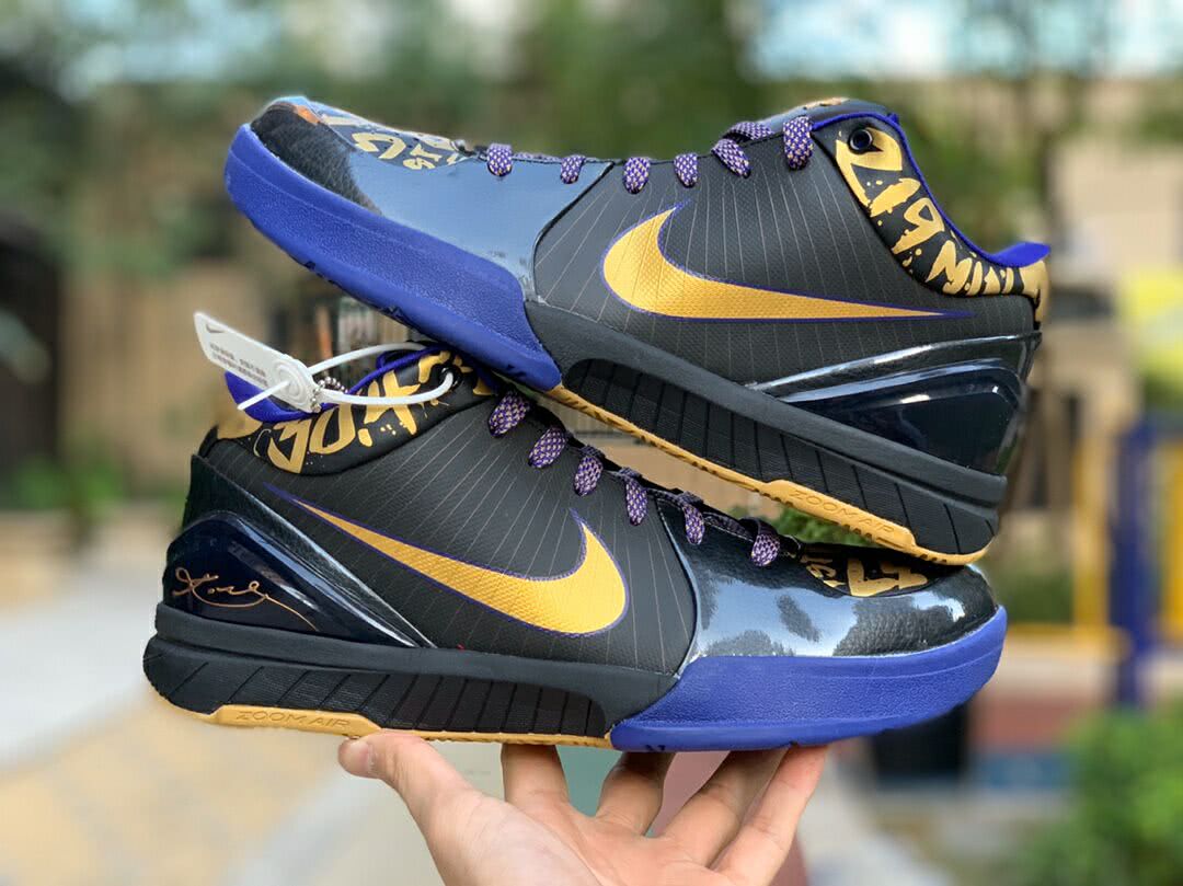 科比唯一mvp战靴nikezoomkobe4黑金鉴赏