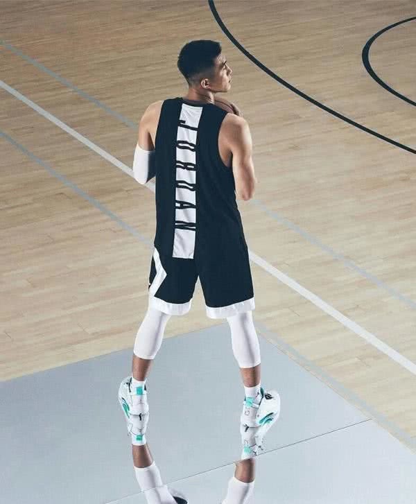 郭艾伦上脚专属aj34实力颜值双双提升球迷不愧是亚洲第一控卫