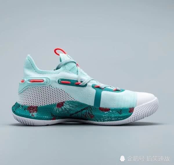 安德玛库里6"花卉"配色来袭,满天星鞋带很个性,引领篮球场风骚!