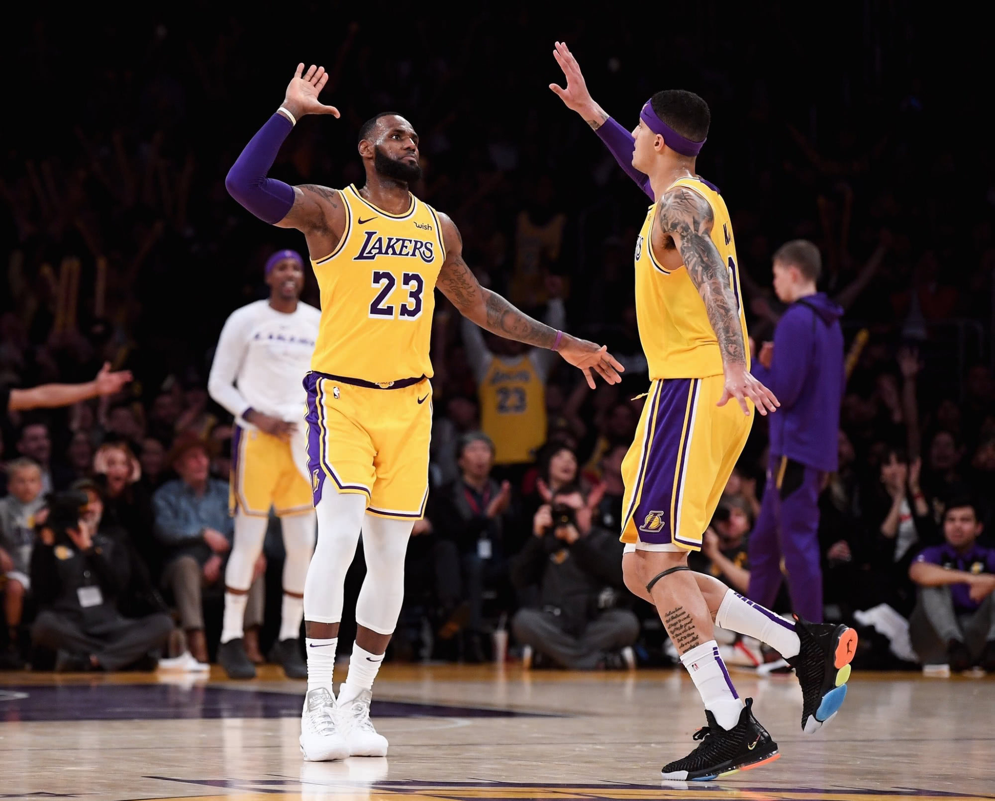 詹姆斯告别本赛季|詹姆斯加盟湖人一个失败的赛季，越痛越让人清醒