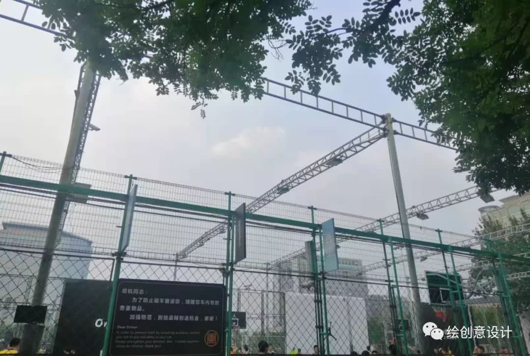 北京东单篮球场,基本算是篮球相关推广活动北京站的首选场地,以外行人