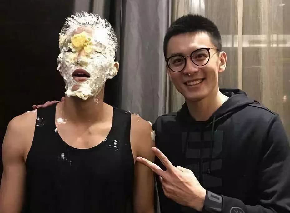 你们要的杨鸣!cba第一帅哥! 企鹅体育新闻