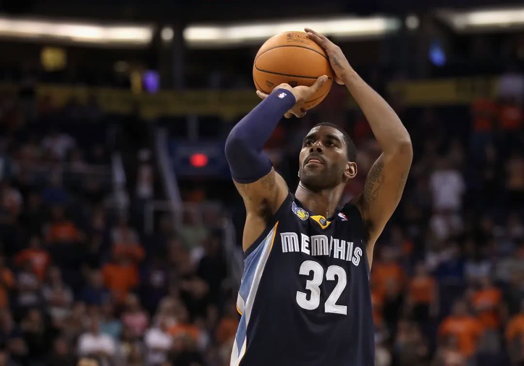 oj梅奥的名字相信很多人都不会陌生,作为2008年的探花秀,梅奥曾经被