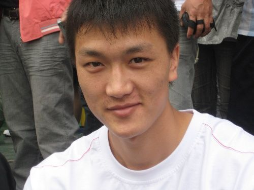 路遥率东北大学获得全国冠军还在cba总决赛防死朱芳雨