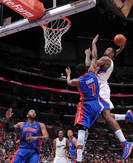 麦迪骑扣2米29竹竿,老詹看着队友被韦德暴扣