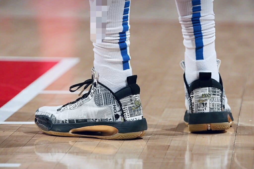 塔图姆上脚过的aj34每一款配色都刻骨铭心最后一款亲子款让人心动