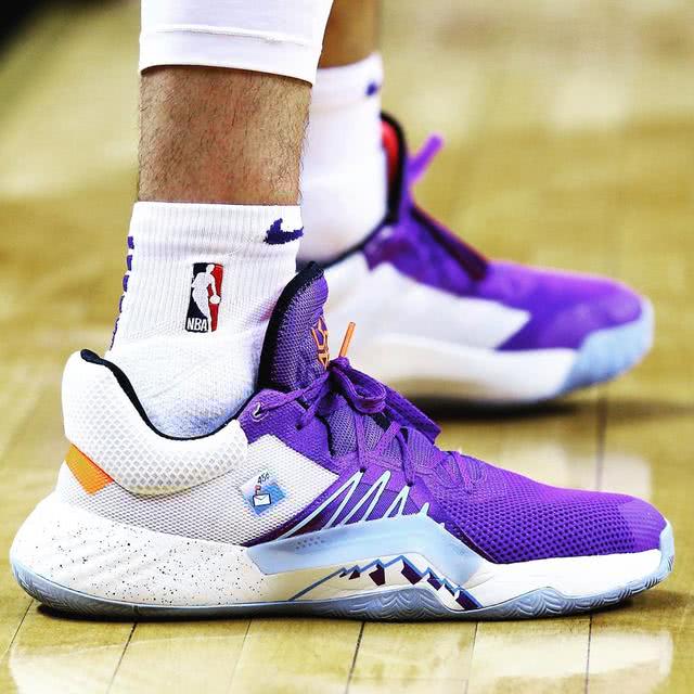 球鞋上脚,nike sb dunk最新联名来了,詹姆斯17 low很帅