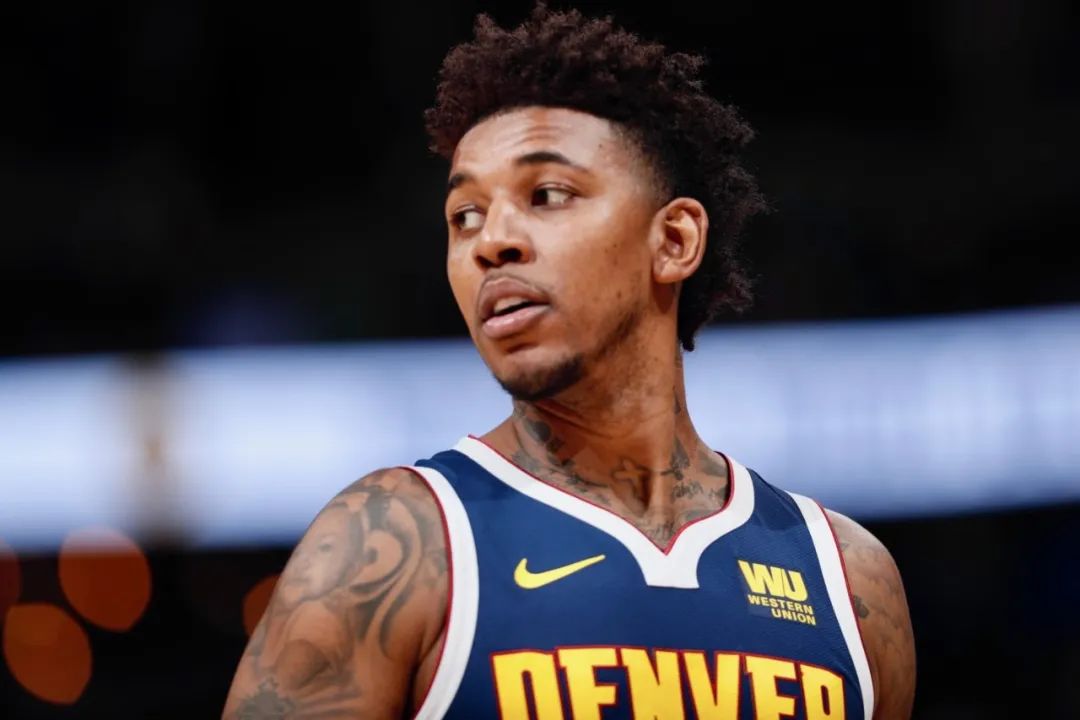 篮网签了个寂寞,一场没打就退赛,尼克杨机会来了! 企鹅体育新闻