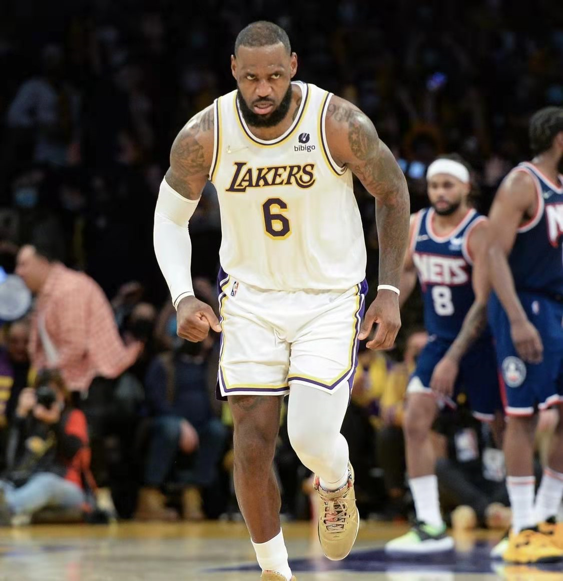 把接球就投玩出了花,米尔斯一人等于湖人全队,589万年薪太超值