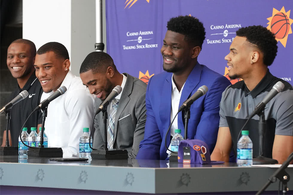 太阳召开新秀发布会 艾顿接受采访展示新球衣 企鹅体育新闻