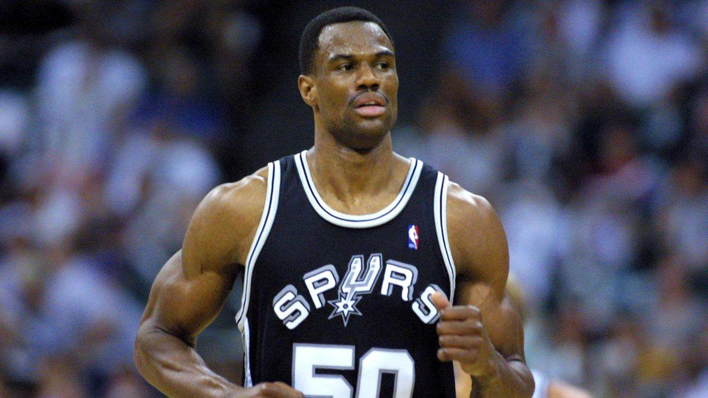 大卫罗宾逊我身材强壮奥拉朱旺我技术全面他这些我都有