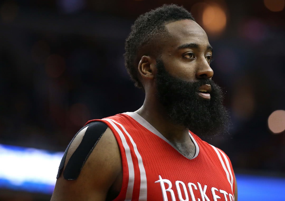 第四位哈登沃尔的球风与威少有几分的相似,但是沃尔不仅仅是劲爆,他的