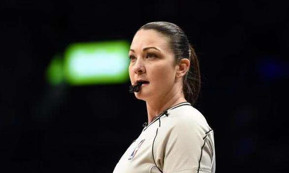 nba冲突不断女裁判员误遭袭胸网友真羡慕这些球星