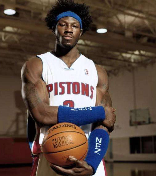 5张照片感受下本华莱士肌肉多么恐怖!最后一张堪称力量碰撞