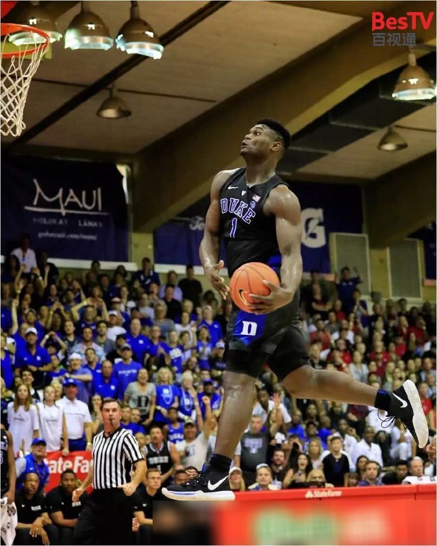 j.barrett组成了杜克三巨头.