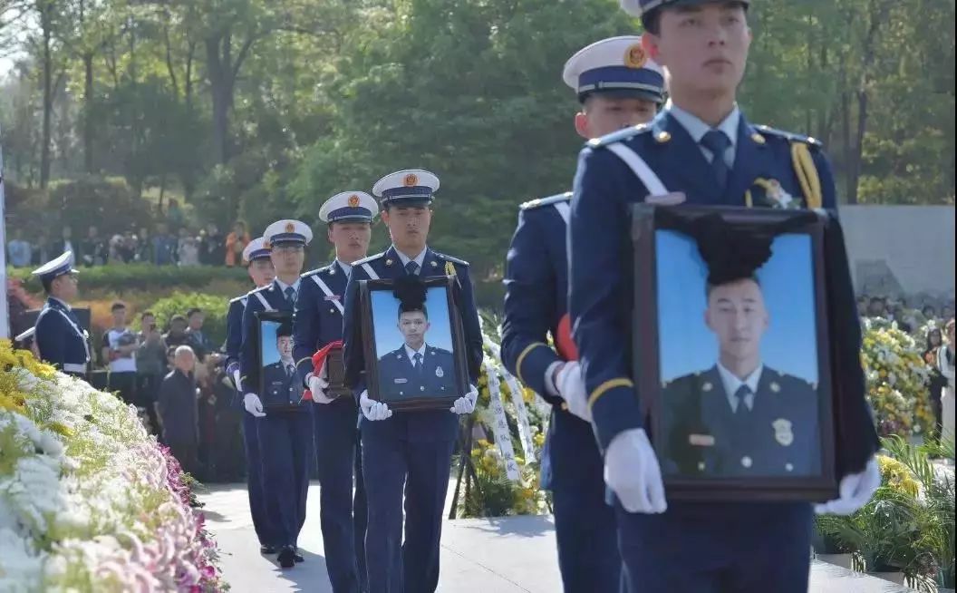 浩气长存让我们记住他们的名字李灵宏代晋恺刘代旭在成都市烈士陵