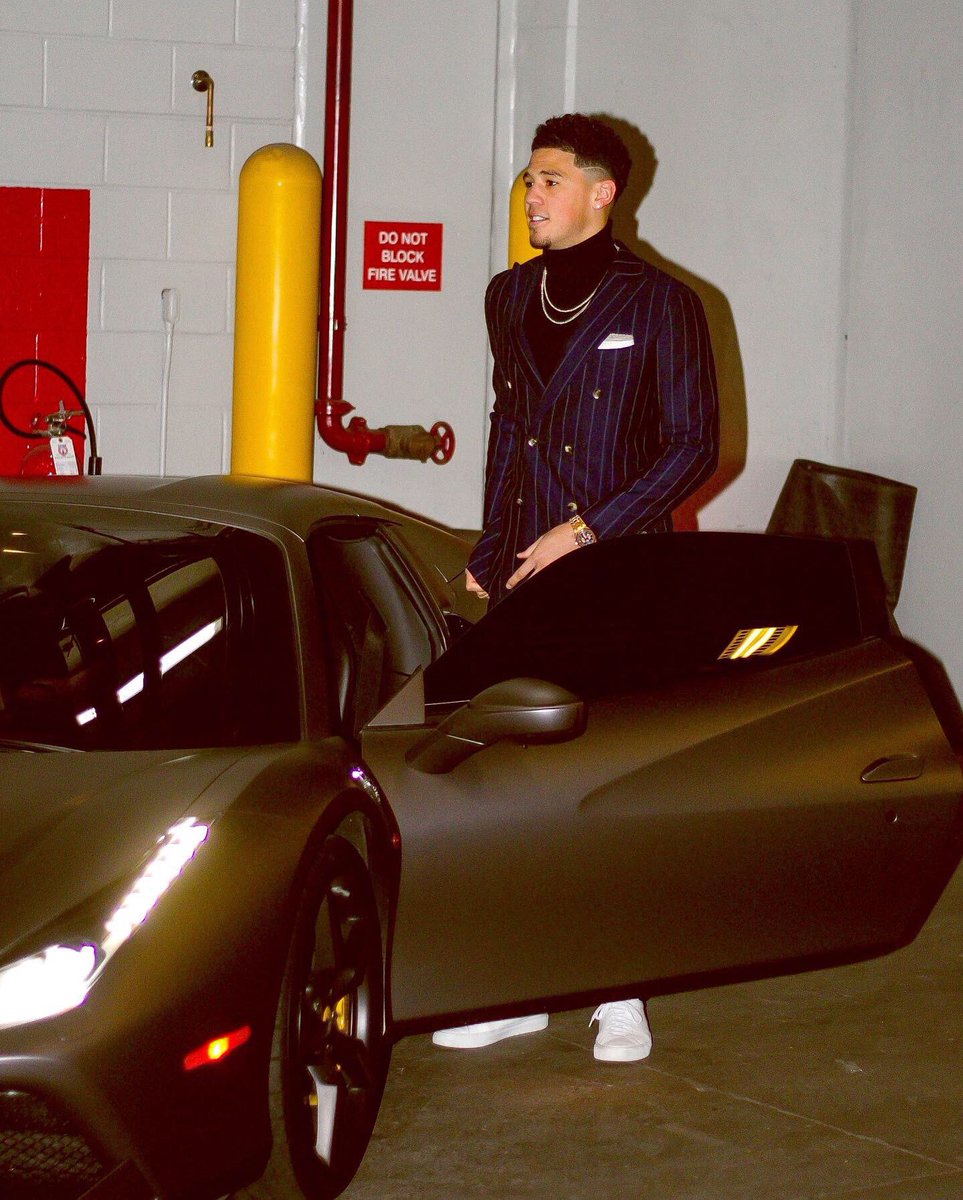 北京时间1月2日讯 菲尼克斯太阳队后卫德文-布克今天在个人推特上传了