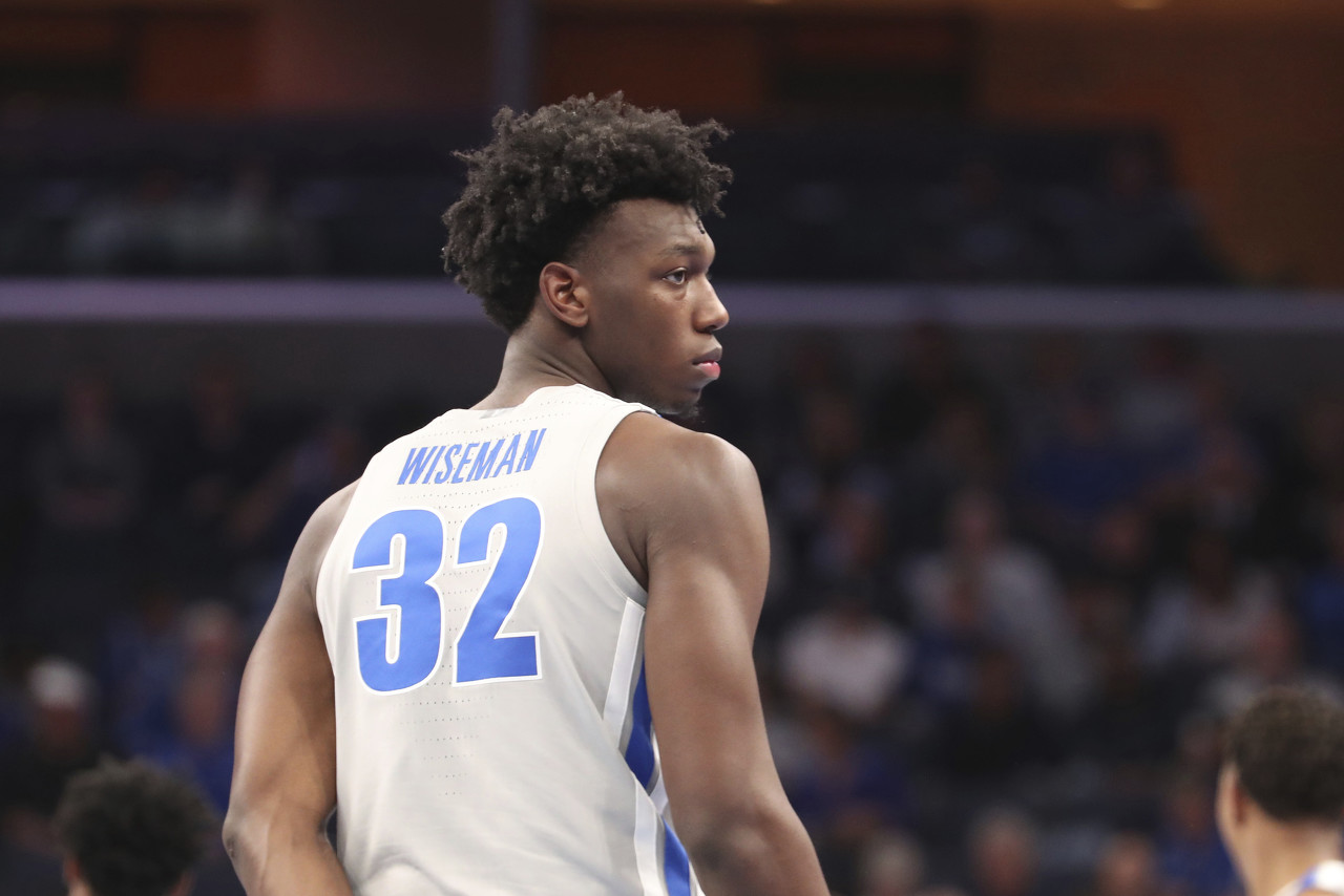 某球探詹姆斯怀斯曼像弹跳更好的大号德雷蒙德格林