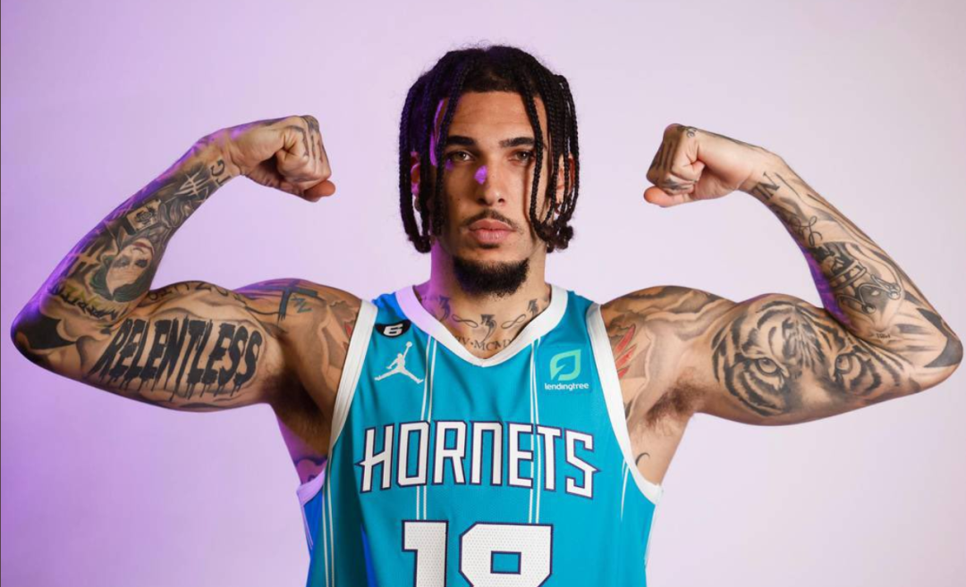 二球,又要被黄蜂裁了!