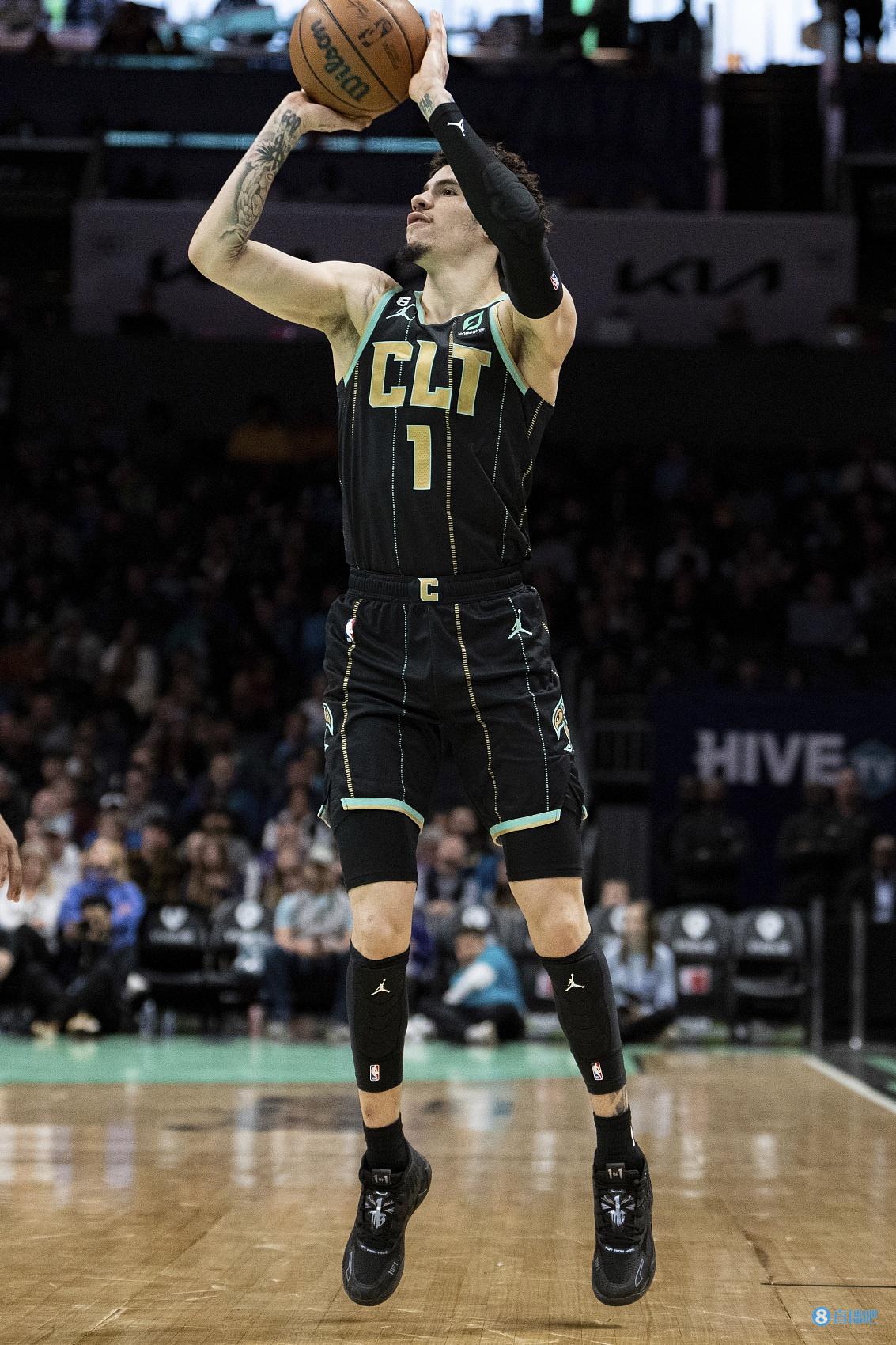 黄蜂官方:拉梅洛-鲍尔成功接受右脚踝骨折修复手术 赛季报销