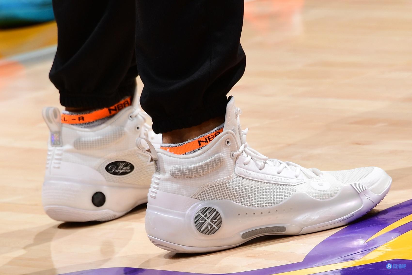 李宁代言人!拉塞尔上脚韦德之道10白热配色战靴 g6贡献19分