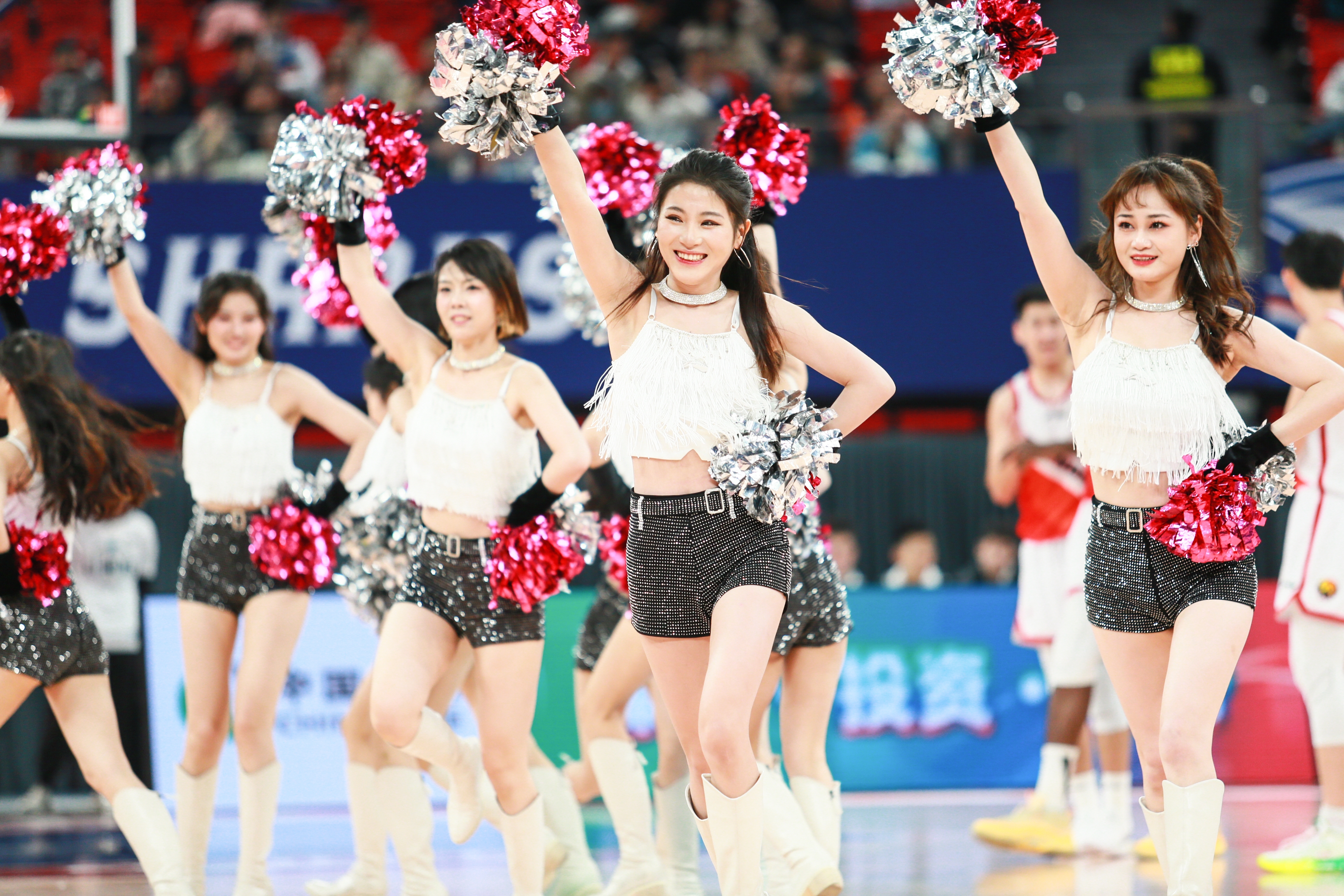 好靓小吧现场直击上海久事男篮啦啦队i dance