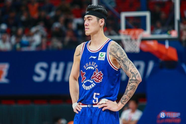 拼劲十足刘铮14中7贡献19分10板5助3断正负值12