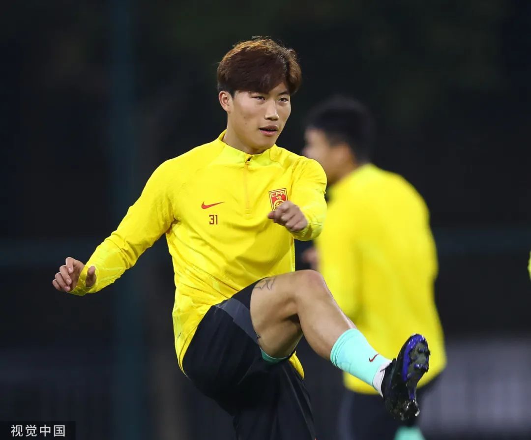 国足公布客战新加坡26人名单申花海港各5人入选李帅李昂因伤无缘